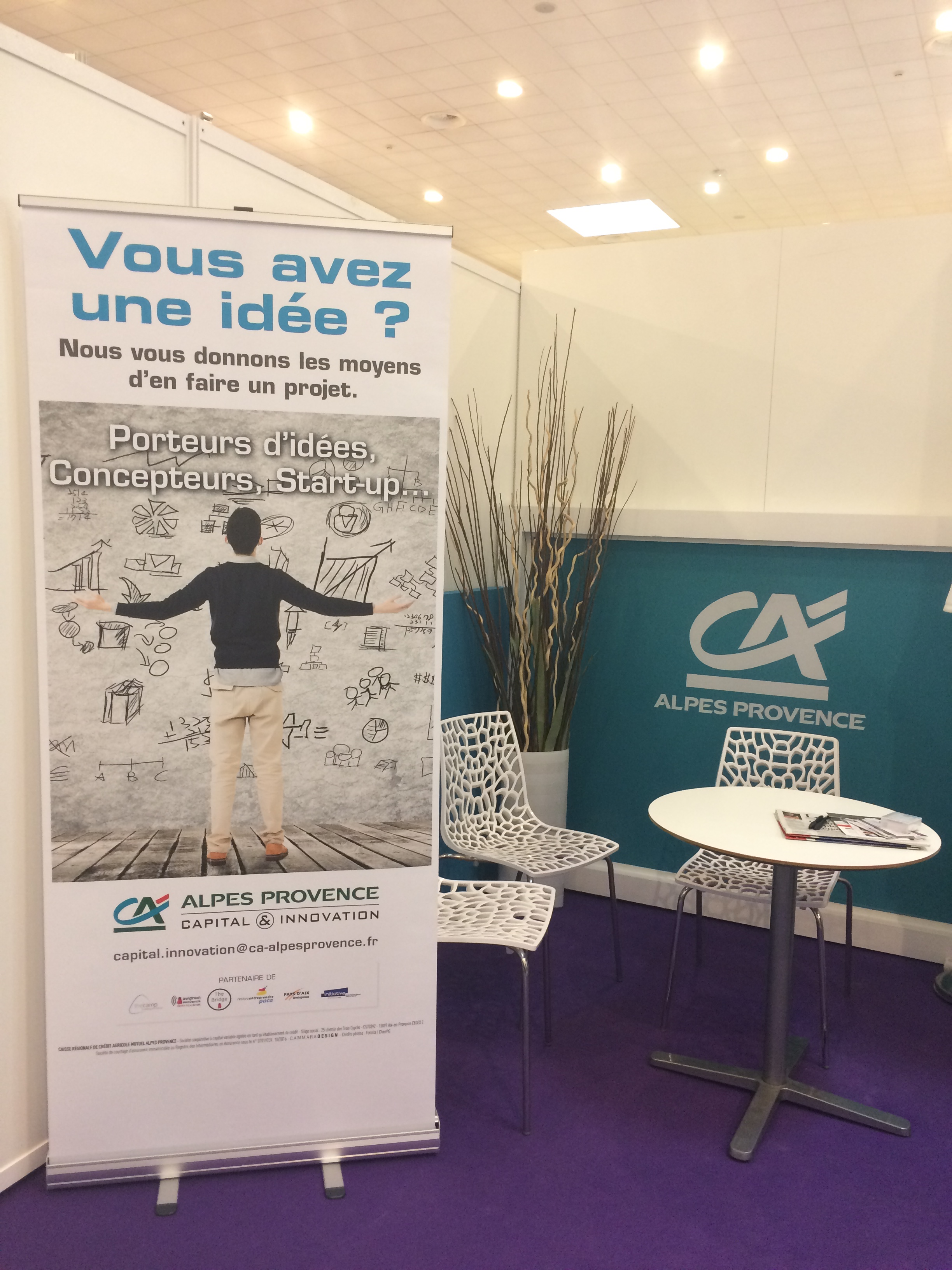 Rool Up publicitaire sur le stand Crédit Agricole