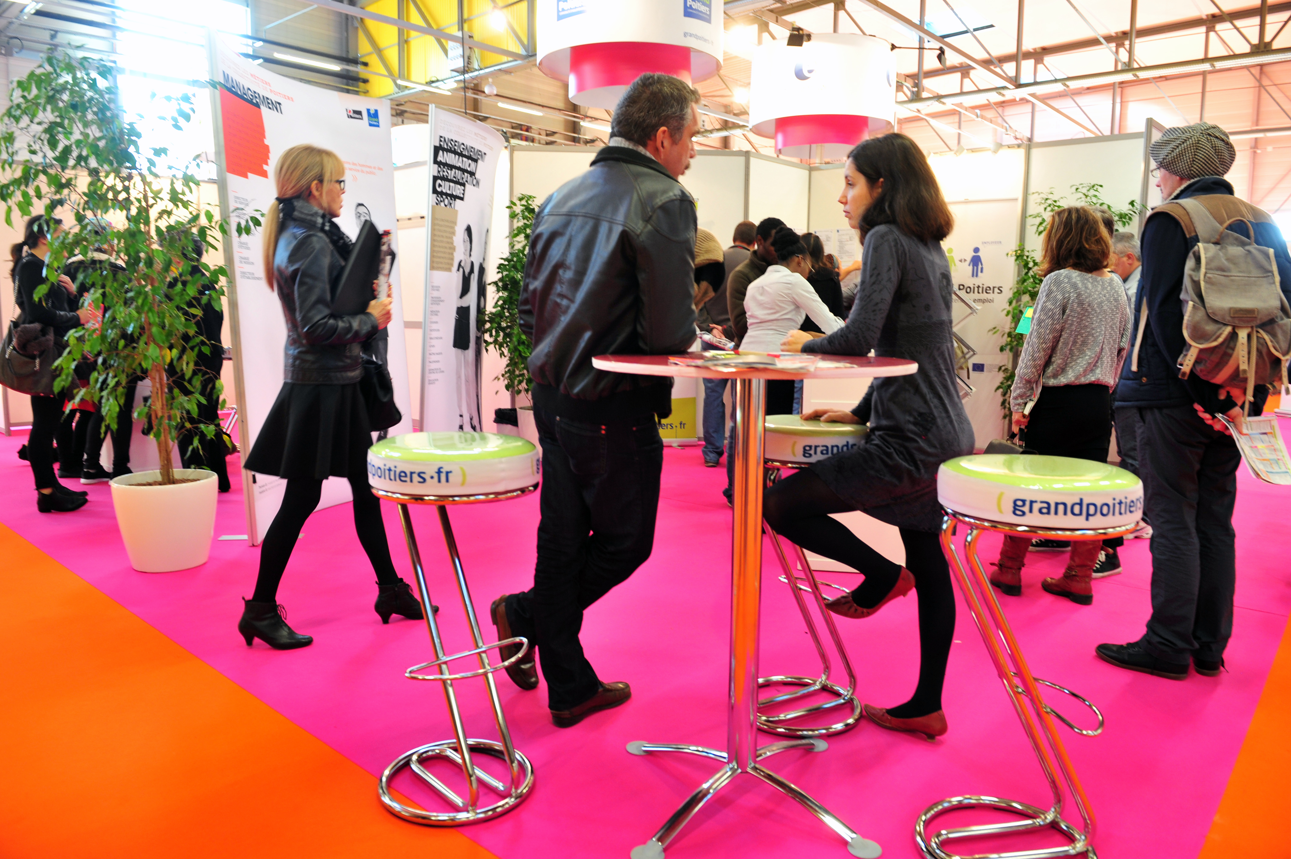 Manges debout sur salon professionnel